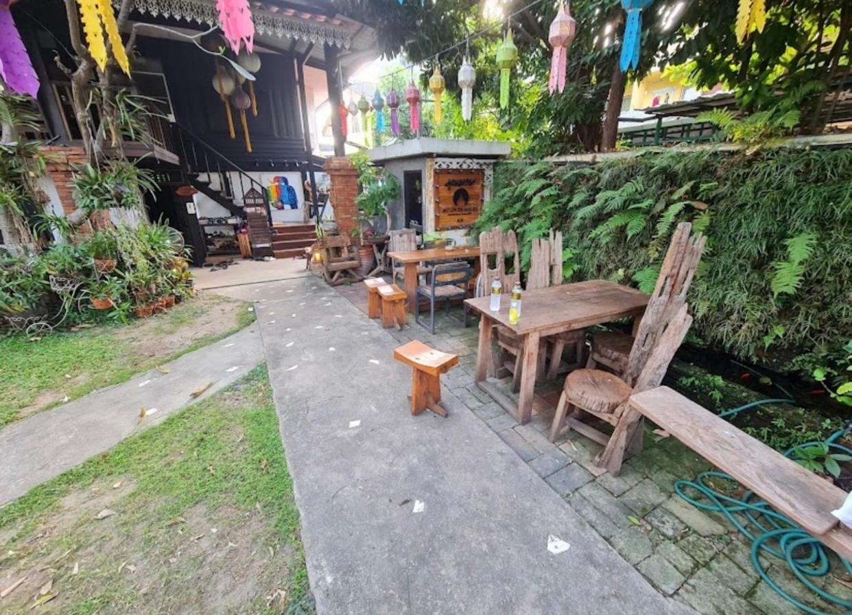 Ostello Nearthepark Backpack Boutique House Chiang Mai Esterno foto